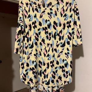 Women’s tops 5 for $25